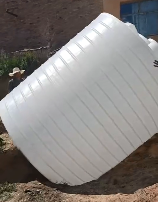 PE民勤塑料大桶批量交付案例：满足多行业储运需求的可靠容器方案